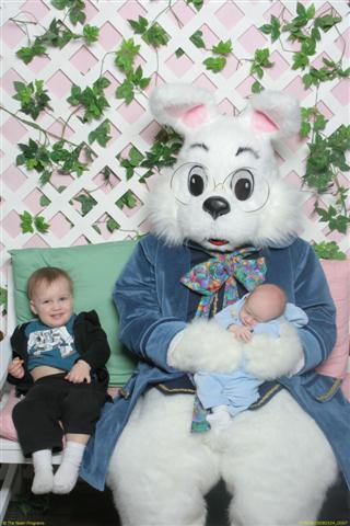 Description: Easter Bunny 2 2009 (Small)