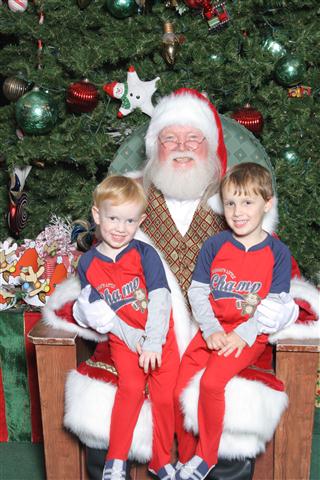 Description: Santa 2011 (Small).jpg