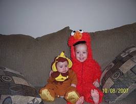 Description: Halloween Kendall (Small)
