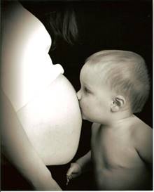 Description: Joey_kiss_baby_belly (Small)