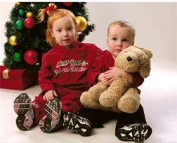Description: Joey_and_Kendall_xmas_2008 (Small)