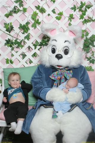 Description: Easter Bunny 2009 (Small)